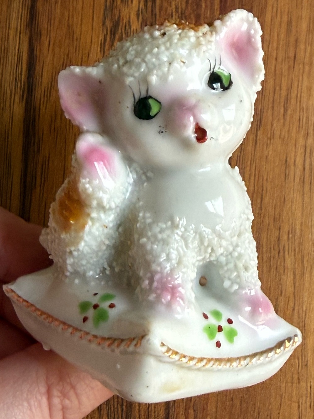 READ Vintage White Ceramic Kitty Cat Figurine with Green Eyes Japan